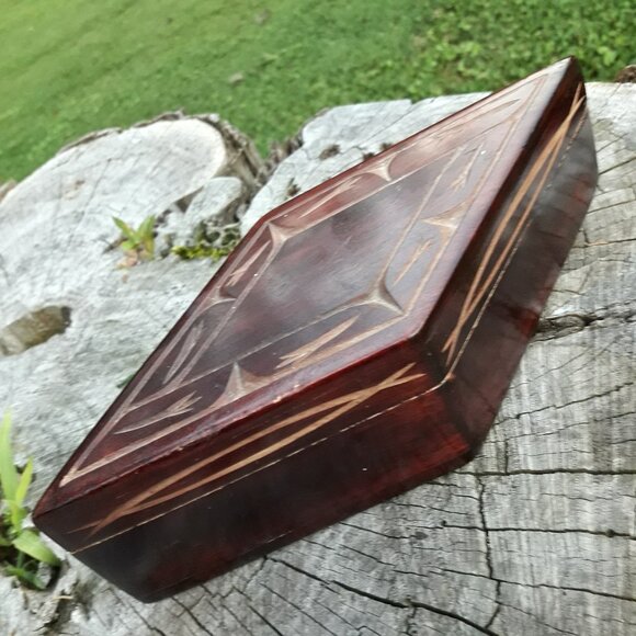 Vintage Carved Wood Box Trinket Box Collectible Wooden Boxes Diamond Shaped Gift - Picture 2 of 15
